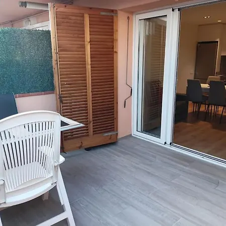 Planta Baja Con Terraza En Zona Centrica